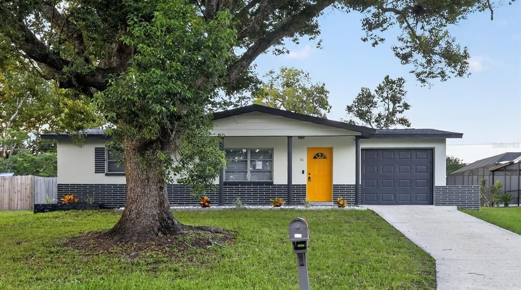 For Sale: $194,900 (2 beds, 1 baths, 1016 Square Feet)