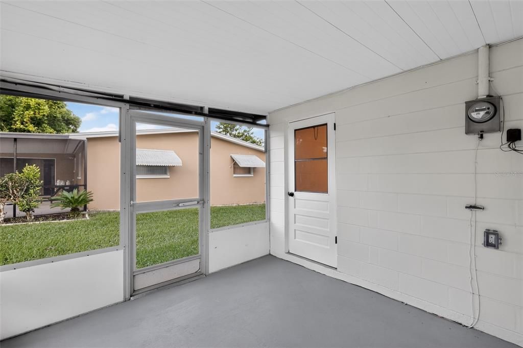 For Sale: $194,900 (2 beds, 1 baths, 1016 Square Feet)