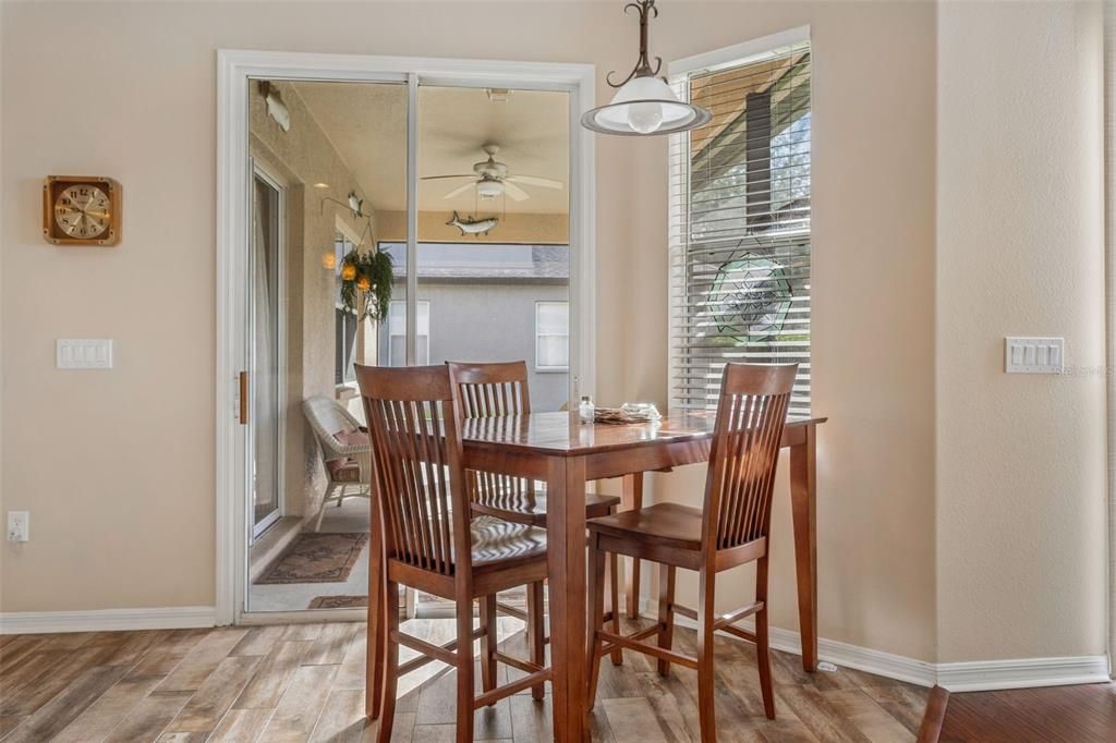 En Venta: $539,900 (4 camas, 3 baños, 2795 Pies cuadrados)