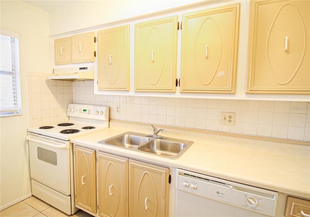 В аренду: $1,495 (1 спален, 1 ванн, 558 Квадратных фут)