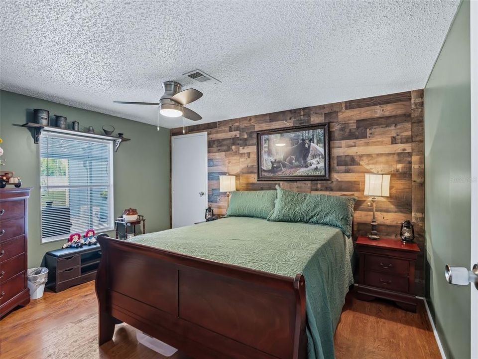 For Sale: $290,000 (3 beds, 2 baths, 1566 Square Feet)