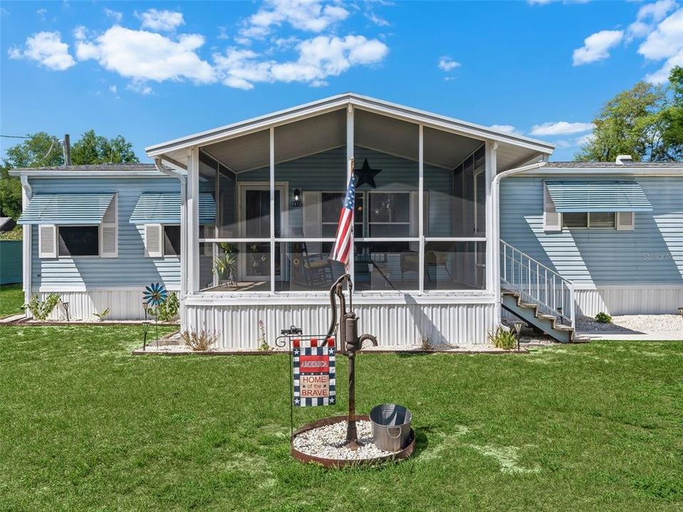 For Sale: $290,000 (3 beds, 2 baths, 1566 Square Feet)