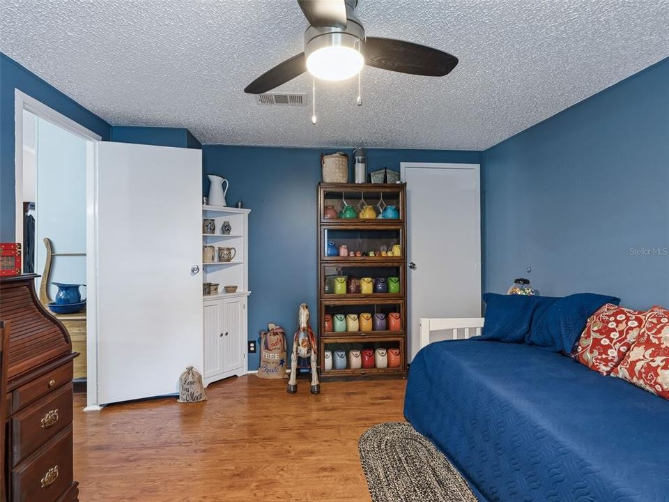 For Sale: $290,000 (3 beds, 2 baths, 1566 Square Feet)