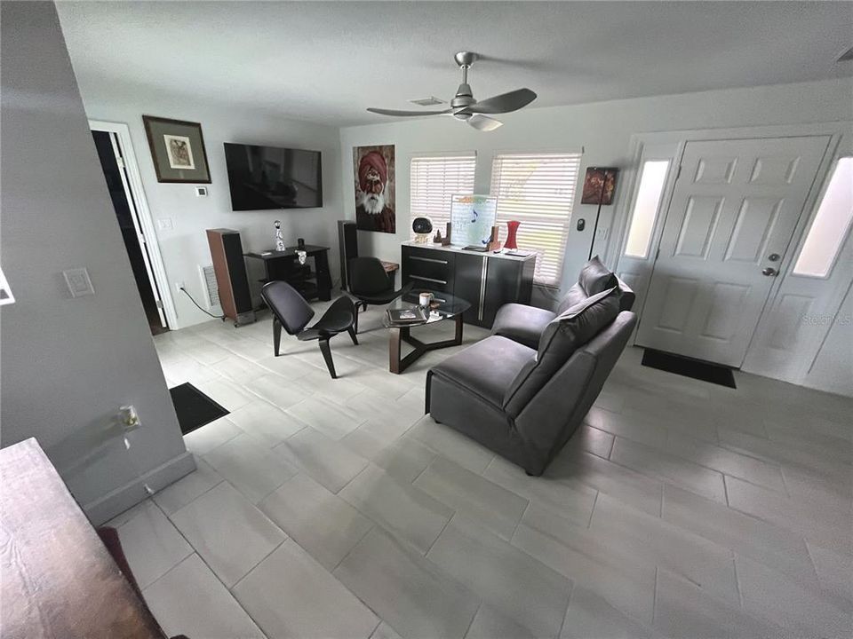 En Venta: $375,000 (2 camas, 1 baños, 1067 Pies cuadrados)