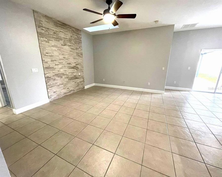 For Rent: $2,600 (3 beds, 2 baths, 1770 Square Feet)