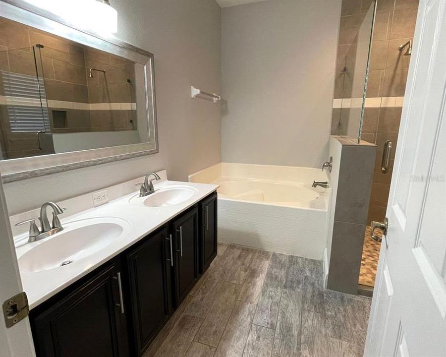 For Rent: $2,600 (3 beds, 2 baths, 1770 Square Feet)