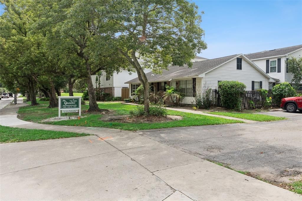 For Sale: $330,000 (2 beds, 2 baths, 803 Square Feet)