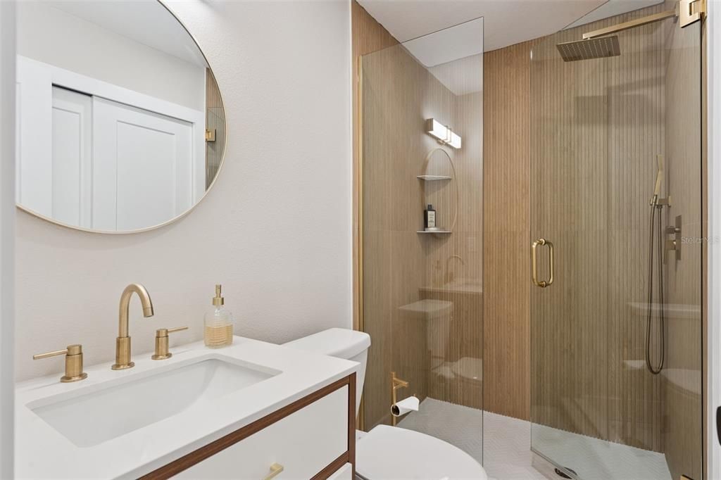 For Sale: $330,000 (2 beds, 2 baths, 803 Square Feet)