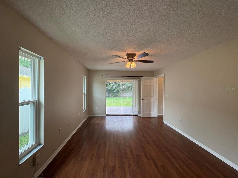 En Venta: $495,000 (3 camas, 2 baños, 2058 Pies cuadrados)