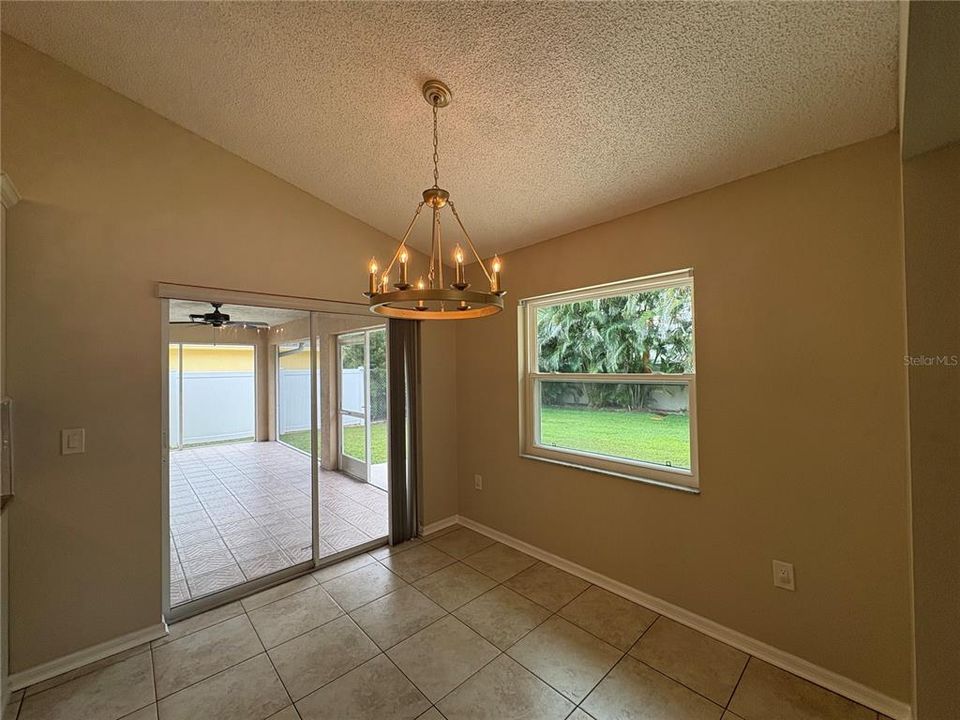 En Venta: $495,000 (3 camas, 2 baños, 2058 Pies cuadrados)