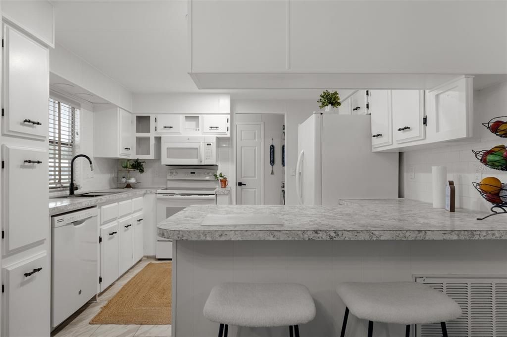 For Sale: $199,900 (3 beds, 2 baths, 1380 Square Feet)