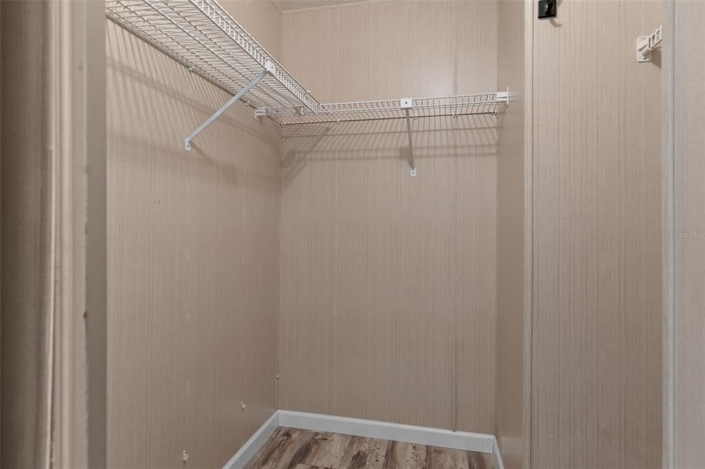 For Sale: $199,900 (3 beds, 2 baths, 1380 Square Feet)