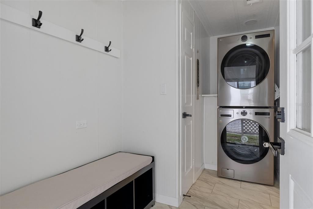 For Sale: $199,900 (3 beds, 2 baths, 1380 Square Feet)