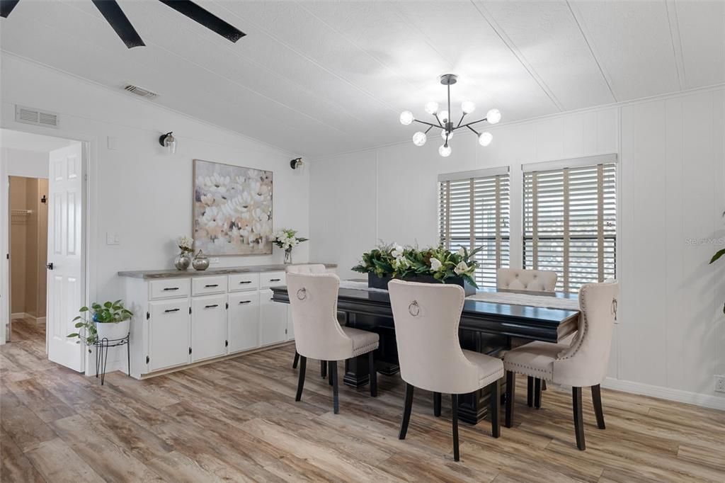 For Sale: $199,900 (3 beds, 2 baths, 1380 Square Feet)