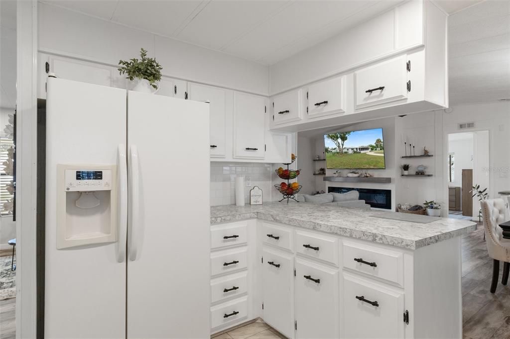 For Sale: $199,900 (3 beds, 2 baths, 1380 Square Feet)