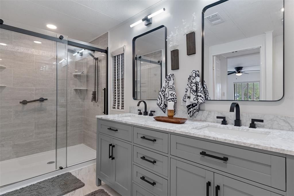 For Sale: $199,900 (3 beds, 2 baths, 1380 Square Feet)