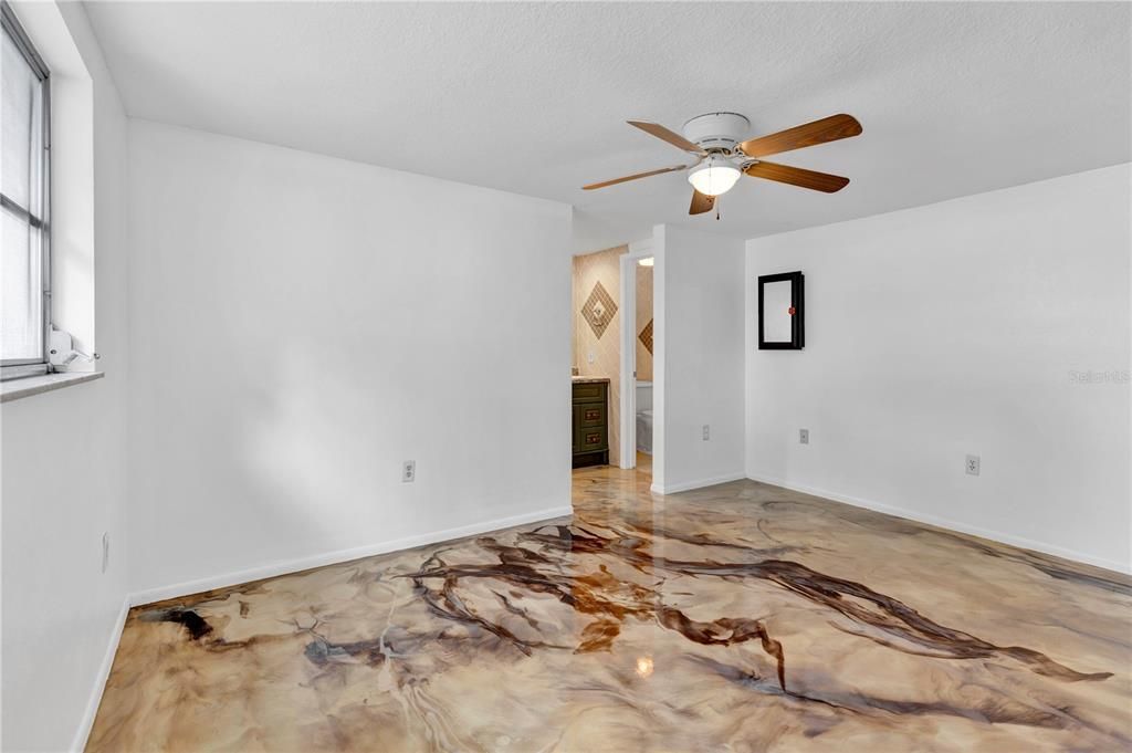 For Sale: $250,000 (3 beds, 2 baths, 1522 Square Feet)