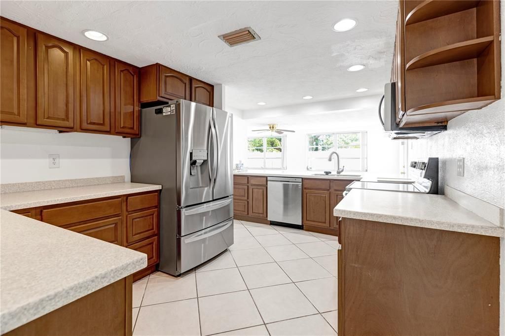 For Sale: $250,000 (3 beds, 2 baths, 1522 Square Feet)