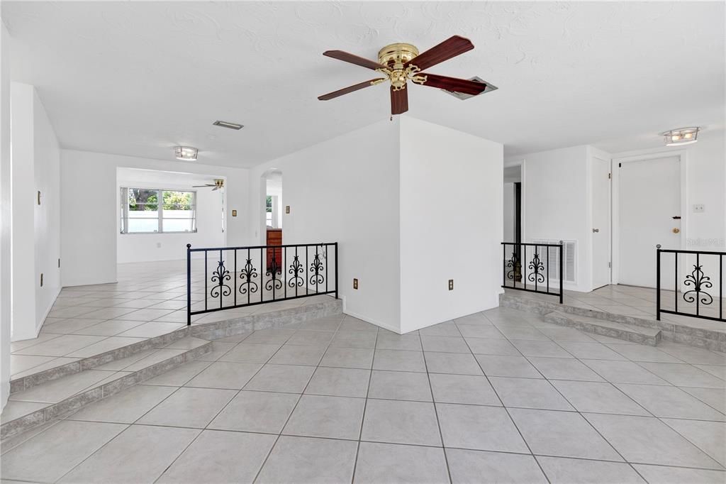 For Sale: $250,000 (3 beds, 2 baths, 1522 Square Feet)