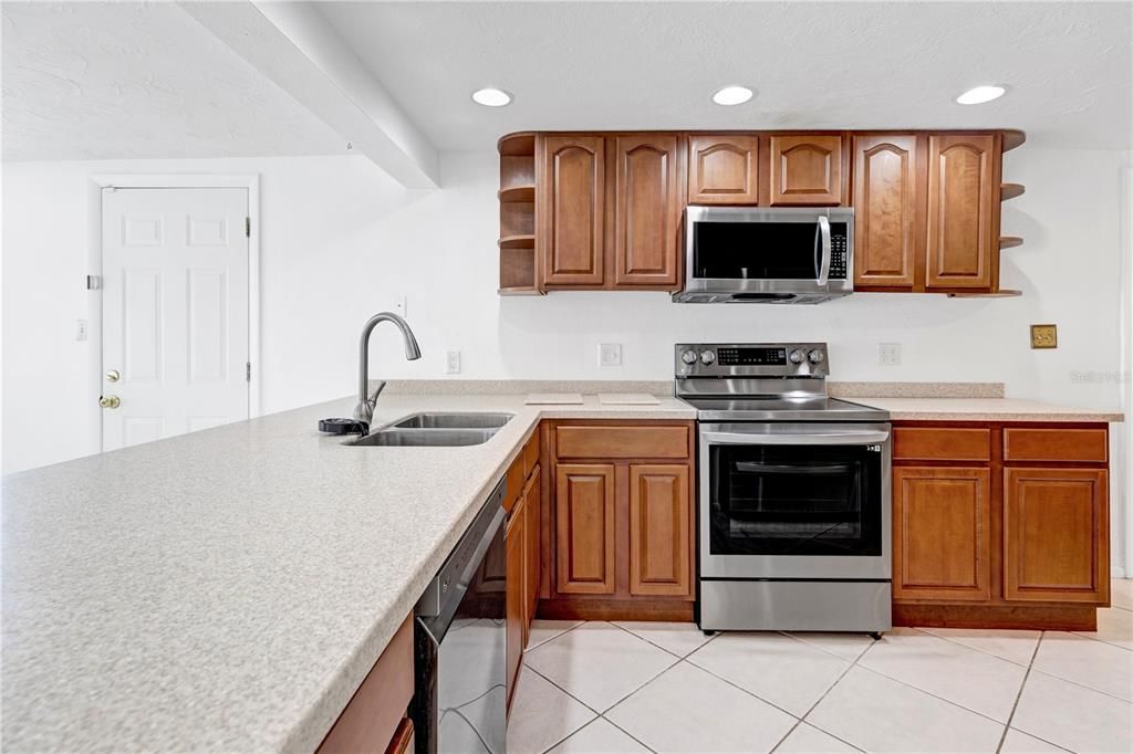 For Sale: $250,000 (3 beds, 2 baths, 1522 Square Feet)