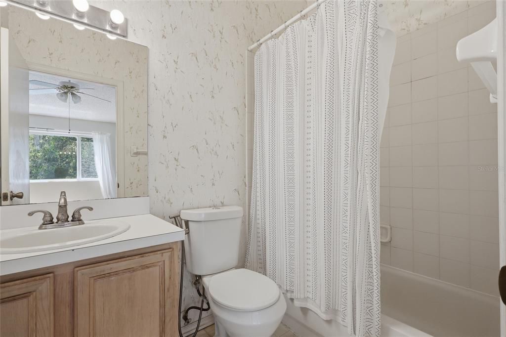 На продажу: $219,000 (2 спален, 2 ванн, 1184 Квадратных фут)