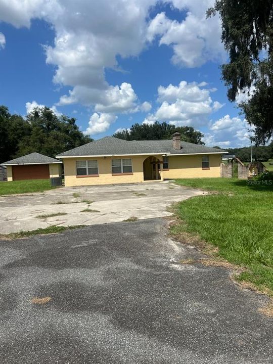 For Sale: $395,000 (3 beds, 2 baths, 1324 Square Feet)