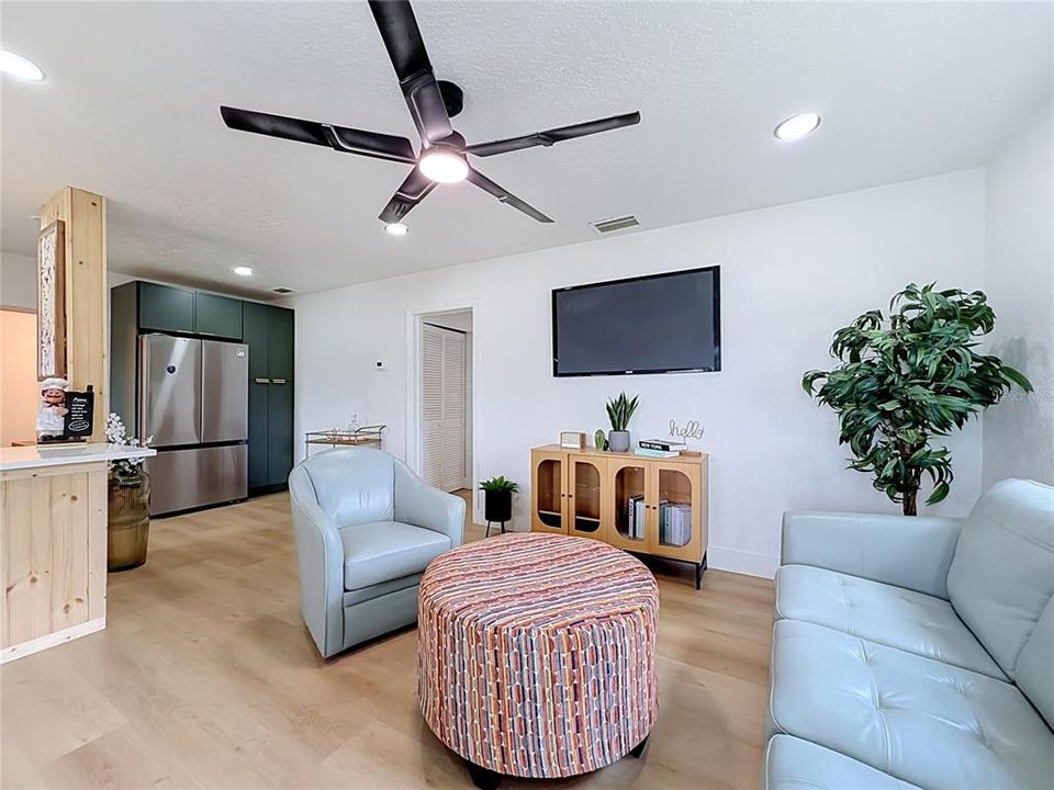 For Sale: $384,900 (4 beds, 3 baths, 1556 Square Feet)