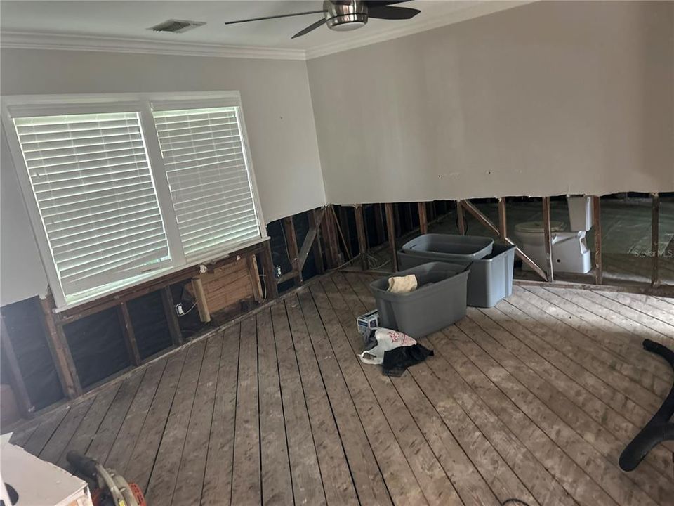 En Venta: $499,000 (3 camas, 2 baños, 1310 Pies cuadrados)