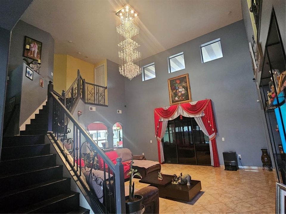 En Venta: $899,900 (6 camas, 4 baños, 4484 Pies cuadrados)