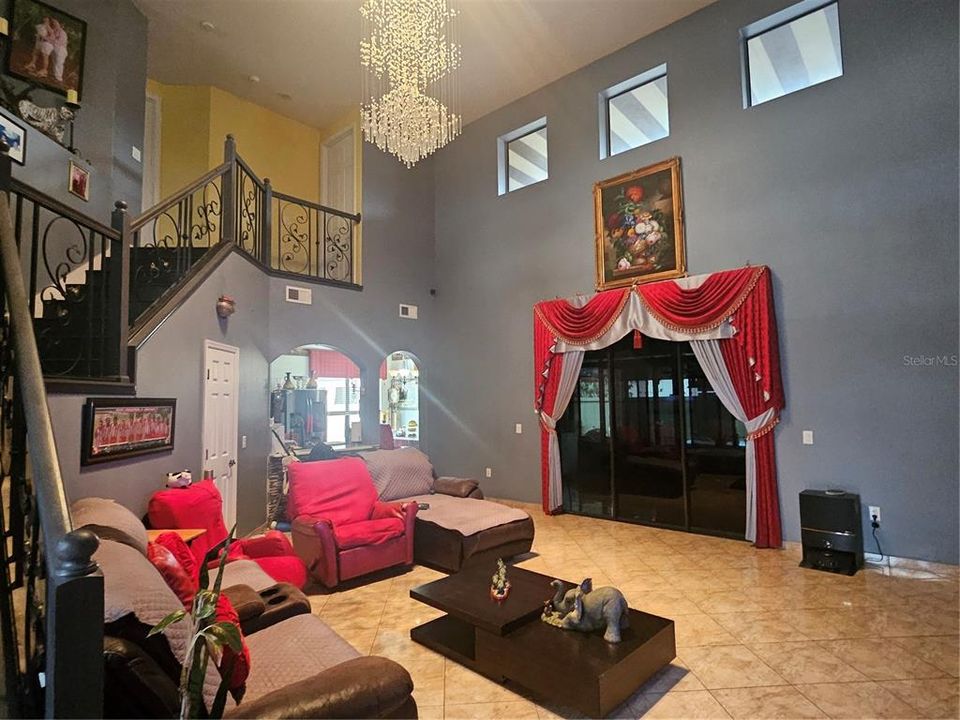 En Venta: $899,900 (6 camas, 4 baños, 4484 Pies cuadrados)