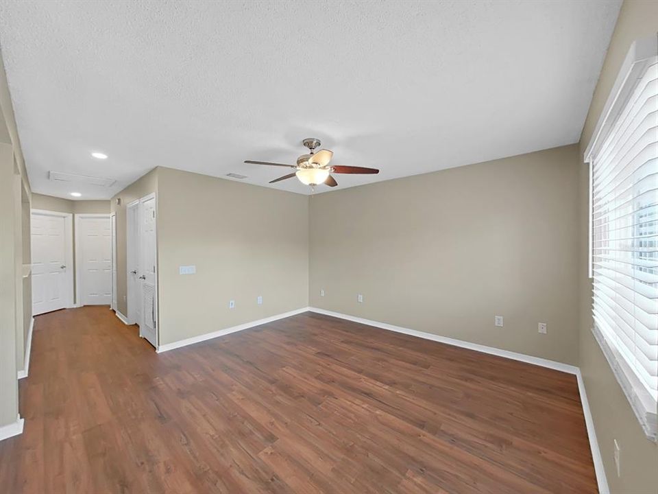 En Venta: $389,900 (3 camas, 2 baños, 1820 Pies cuadrados)