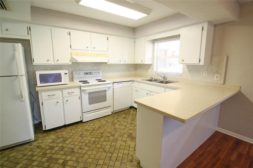 En Renta: $1,499 (2 camas, 1 baños, 1000 Pies cuadrados)