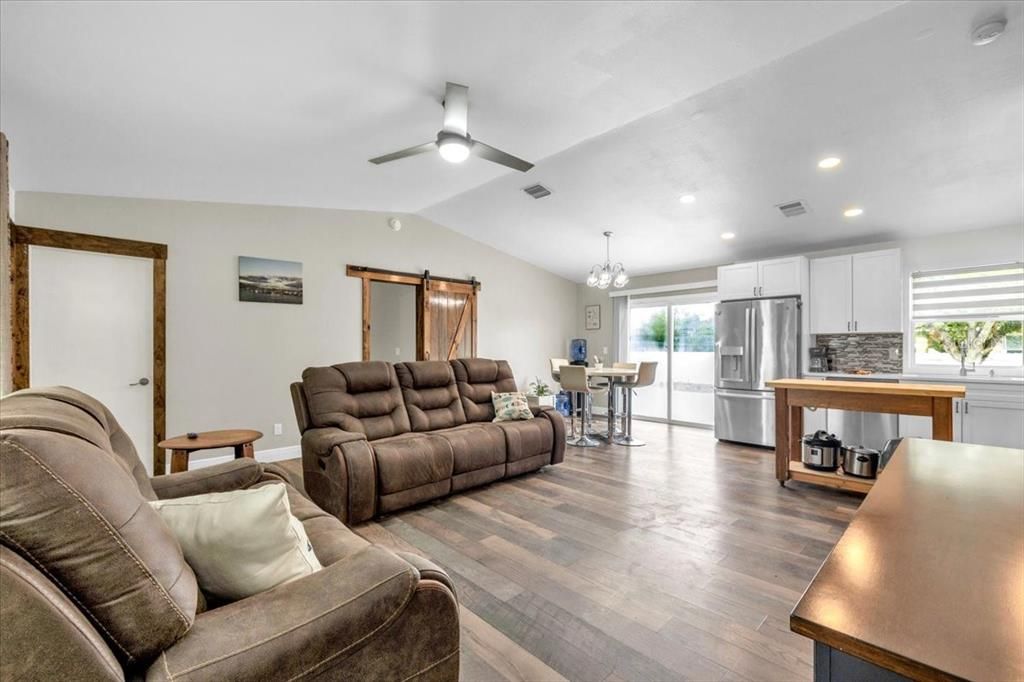 For Sale: $259,000 (3 beds, 2 baths, 1116 Square Feet)
