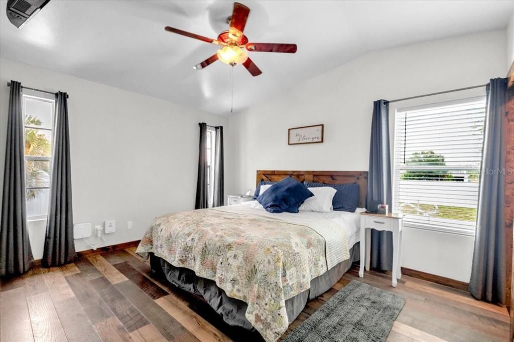 For Sale: $259,000 (3 beds, 2 baths, 1116 Square Feet)