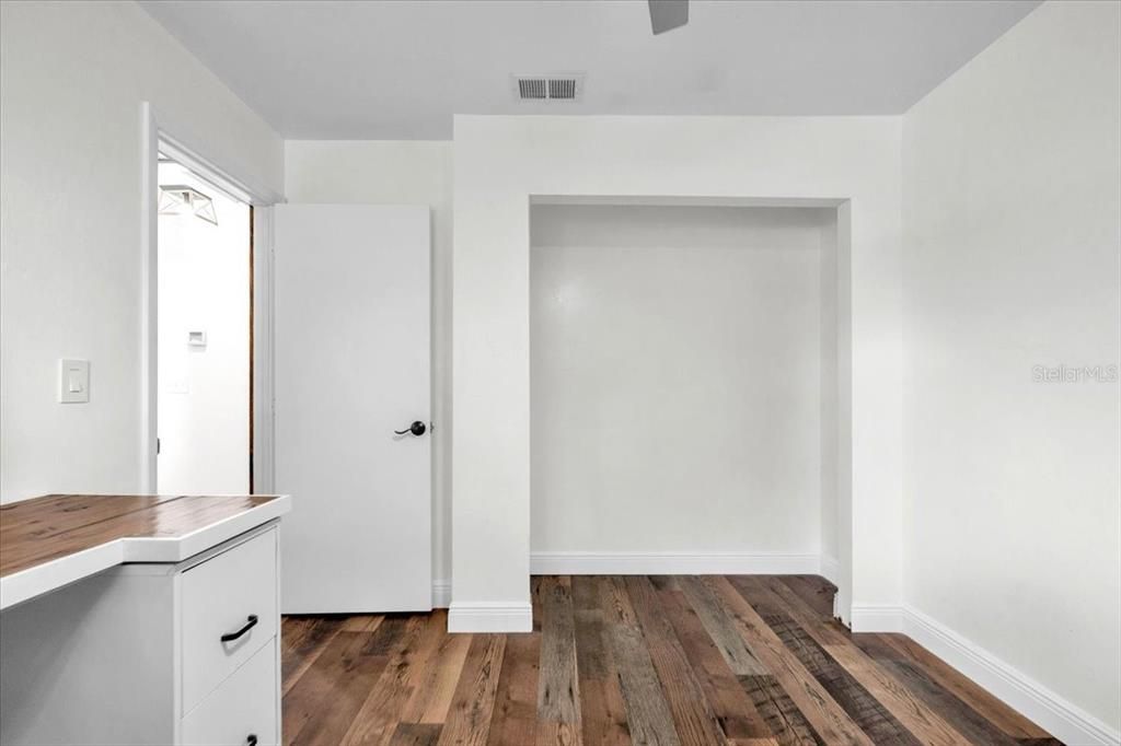 For Sale: $259,000 (3 beds, 2 baths, 1116 Square Feet)
