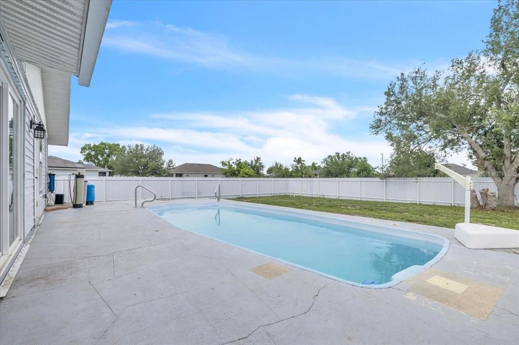 For Sale: $259,000 (3 beds, 2 baths, 1116 Square Feet)