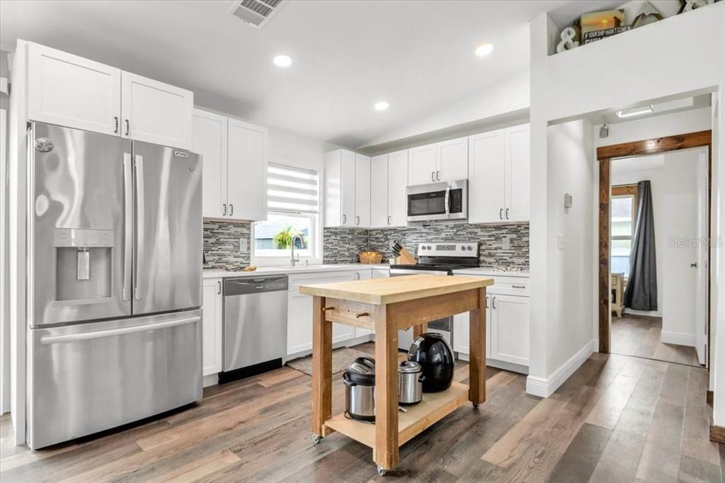 For Sale: $259,000 (3 beds, 2 baths, 1116 Square Feet)