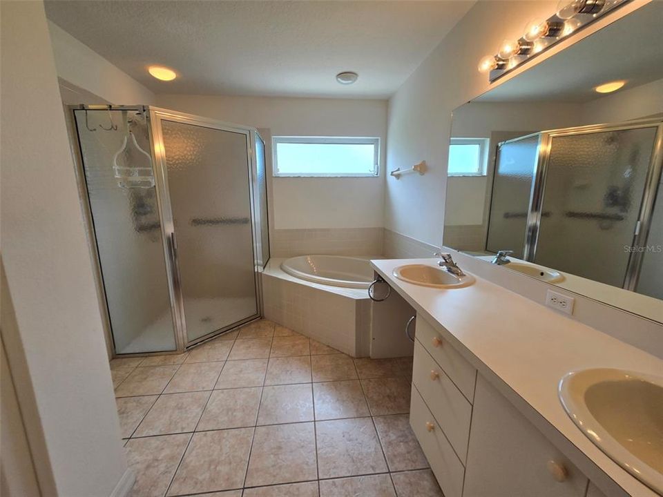 For Rent: $4,200 (2 beds, 2 baths, 1684 Square Feet)