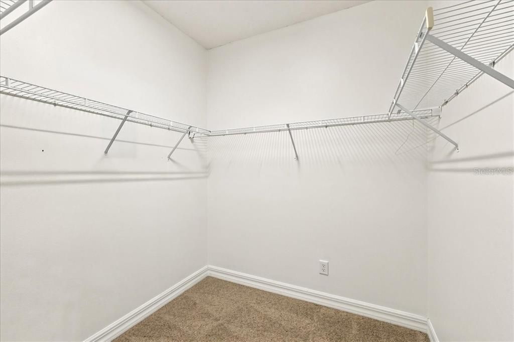 For Rent: $2,850 (3 beds, 3 baths, 1802 Square Feet)