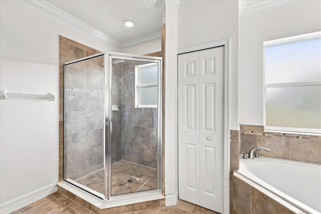 For Rent: $2,850 (3 beds, 3 baths, 1802 Square Feet)