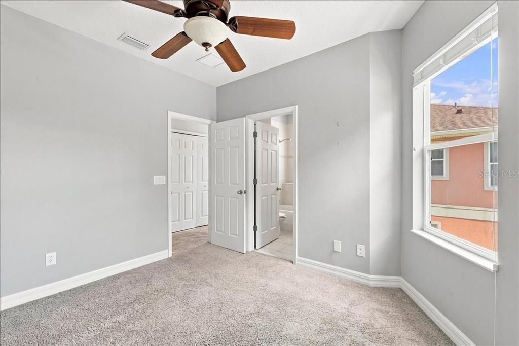 For Rent: $2,850 (3 beds, 3 baths, 1802 Square Feet)