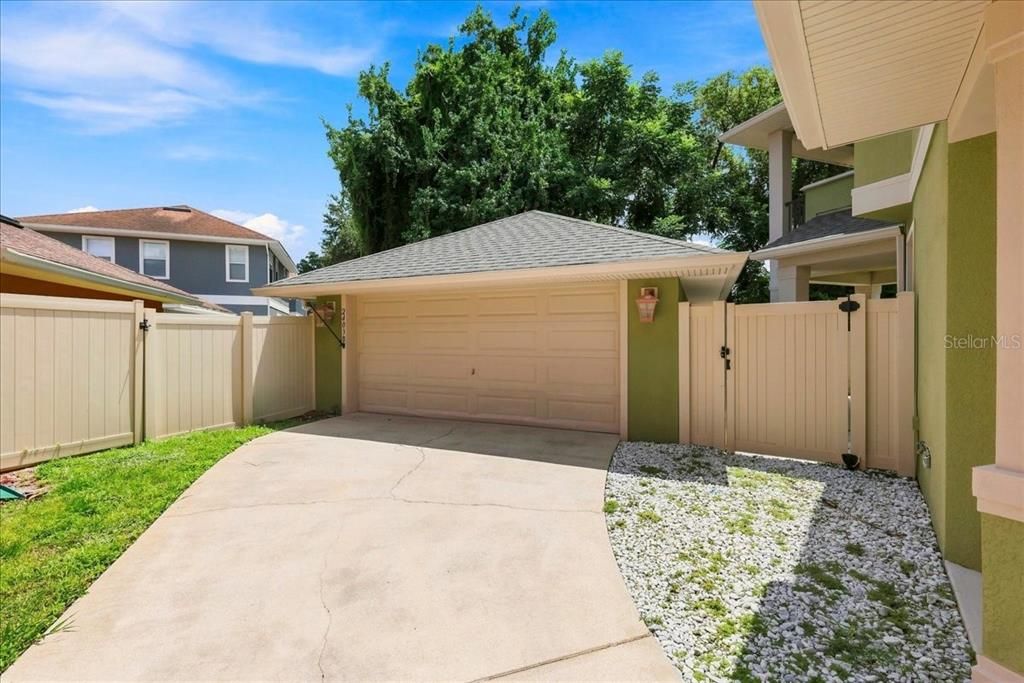 For Rent: $2,850 (3 beds, 3 baths, 1802 Square Feet)