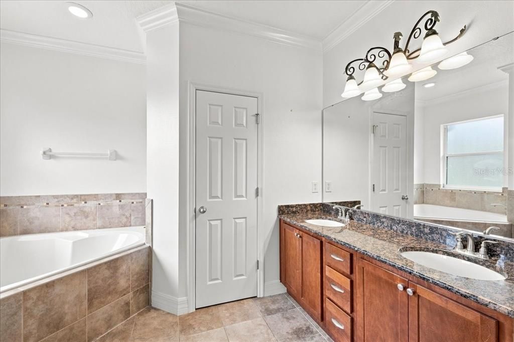 For Rent: $2,850 (3 beds, 3 baths, 1802 Square Feet)