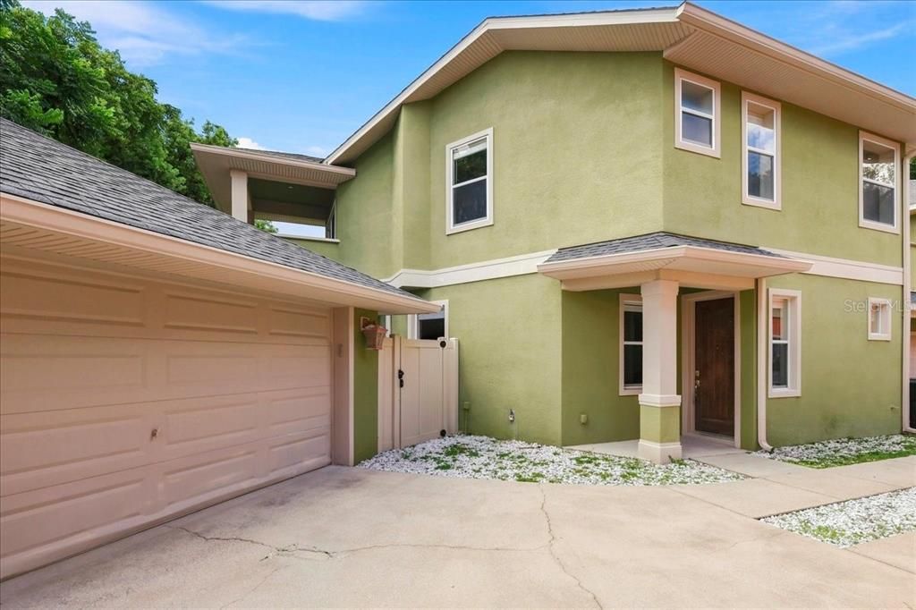 For Rent: $2,850 (3 beds, 3 baths, 1802 Square Feet)