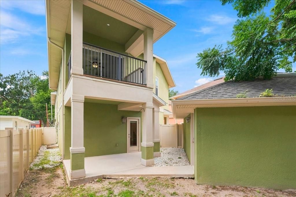 For Rent: $2,850 (3 beds, 3 baths, 1802 Square Feet)