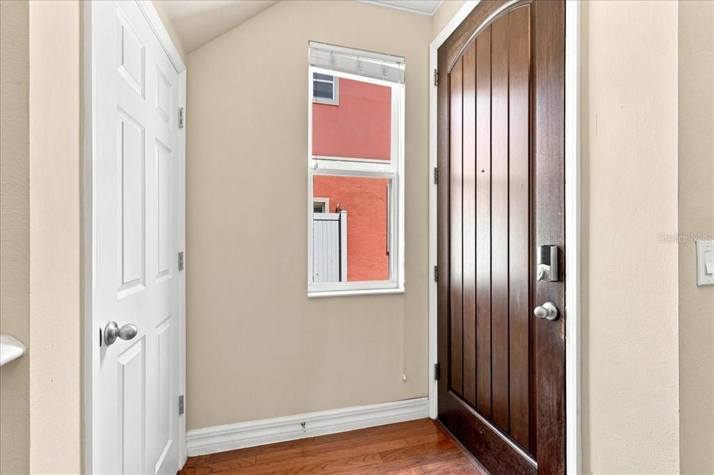For Rent: $2,850 (3 beds, 3 baths, 1802 Square Feet)