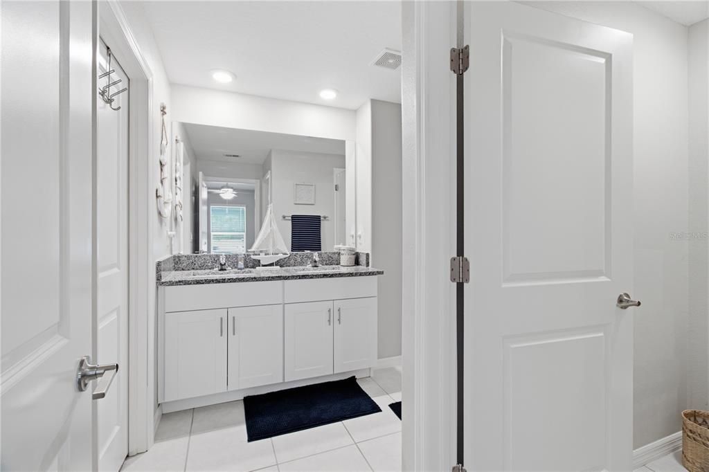For Sale: $319,900 (3 beds, 2 baths, 1451 Square Feet)