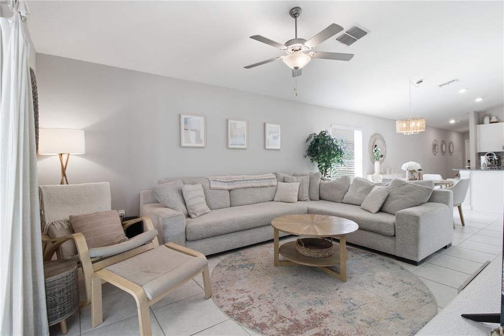 For Sale: $319,900 (3 beds, 2 baths, 1451 Square Feet)