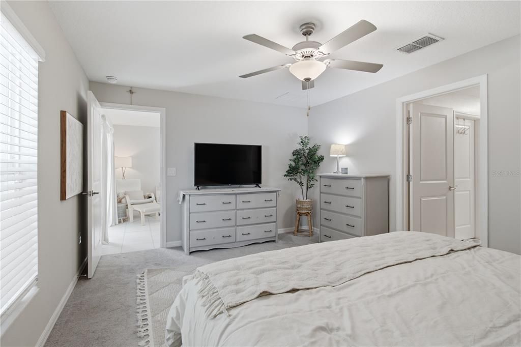 For Sale: $319,900 (3 beds, 2 baths, 1451 Square Feet)