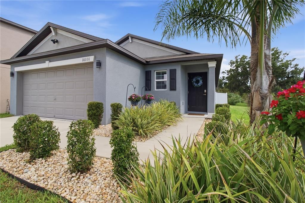 For Sale: $319,900 (3 beds, 2 baths, 1451 Square Feet)